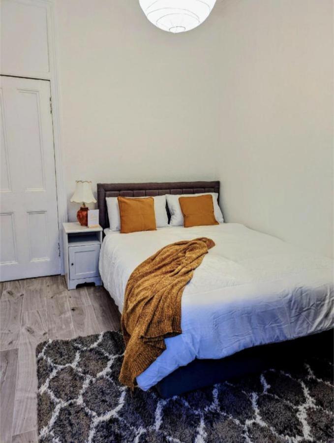 Cozy Room Close To The City เอดินบะระ ภายนอก รูปภาพ